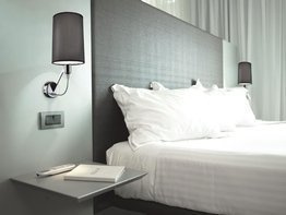 Pujol Eve A-892 Kinkiet w kolorze chrom czarny abażur